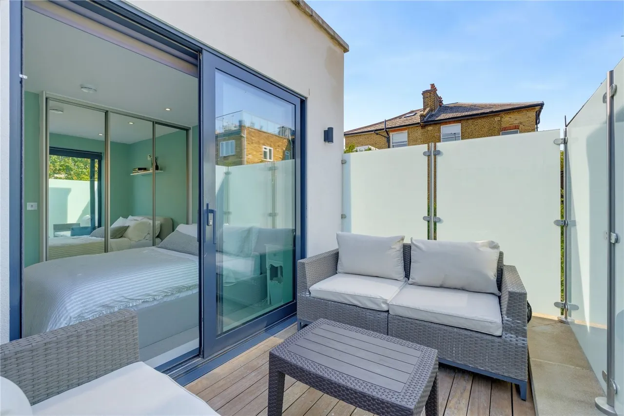 Bennerley Road, London, SW11, photo 11