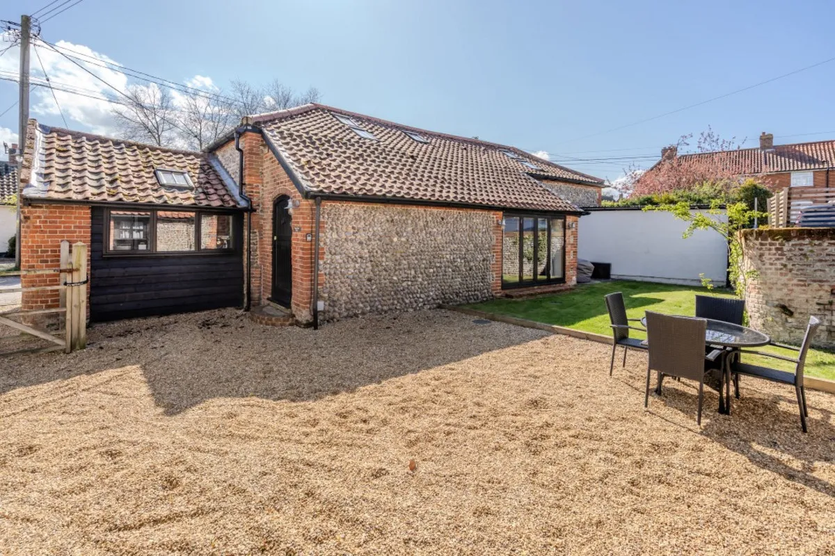 4 bed barn conversion for sale, The Street, Norwich, NR11