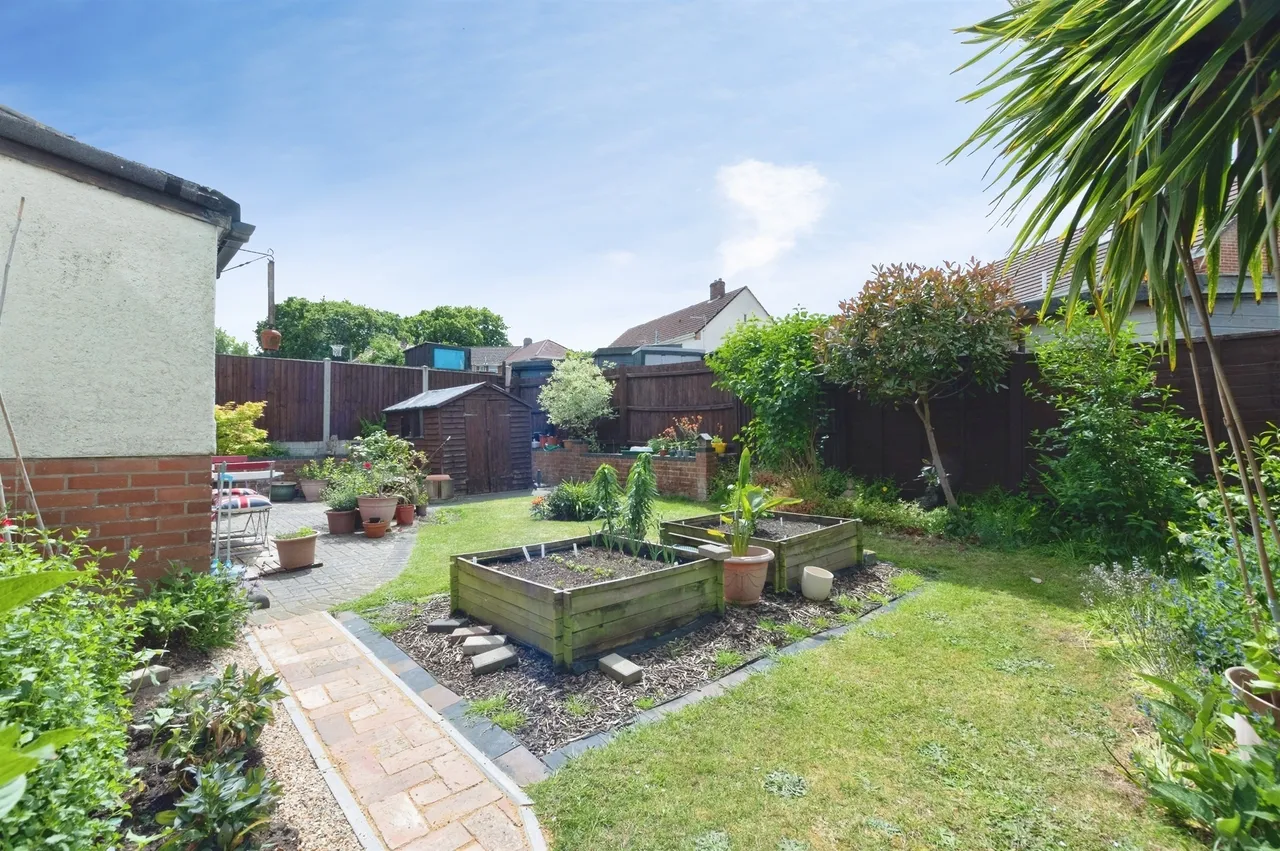 High Howe Gardens, Bournemouth, BH11, photo 18