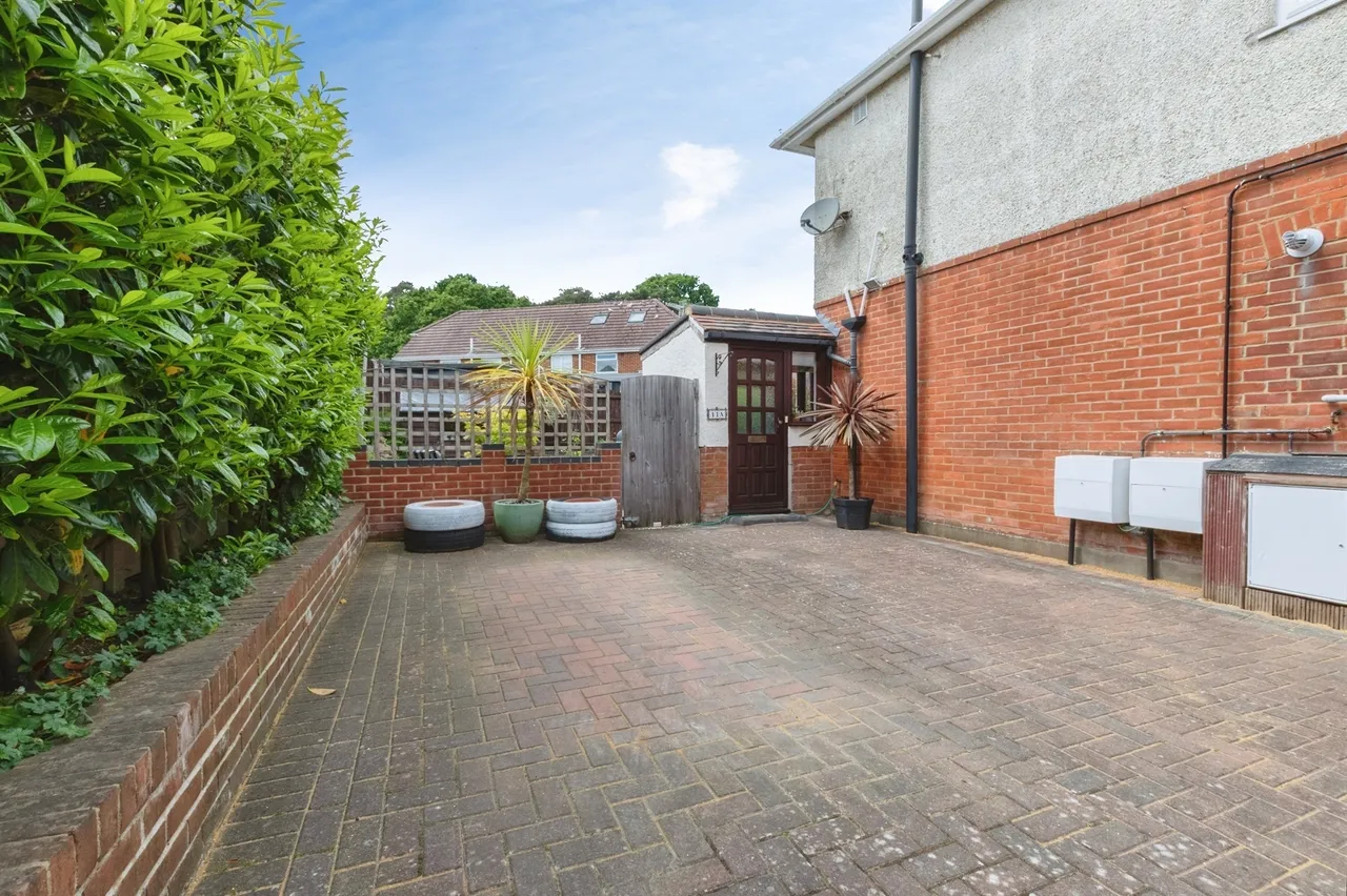 High Howe Gardens, Bournemouth, BH11, photo 3