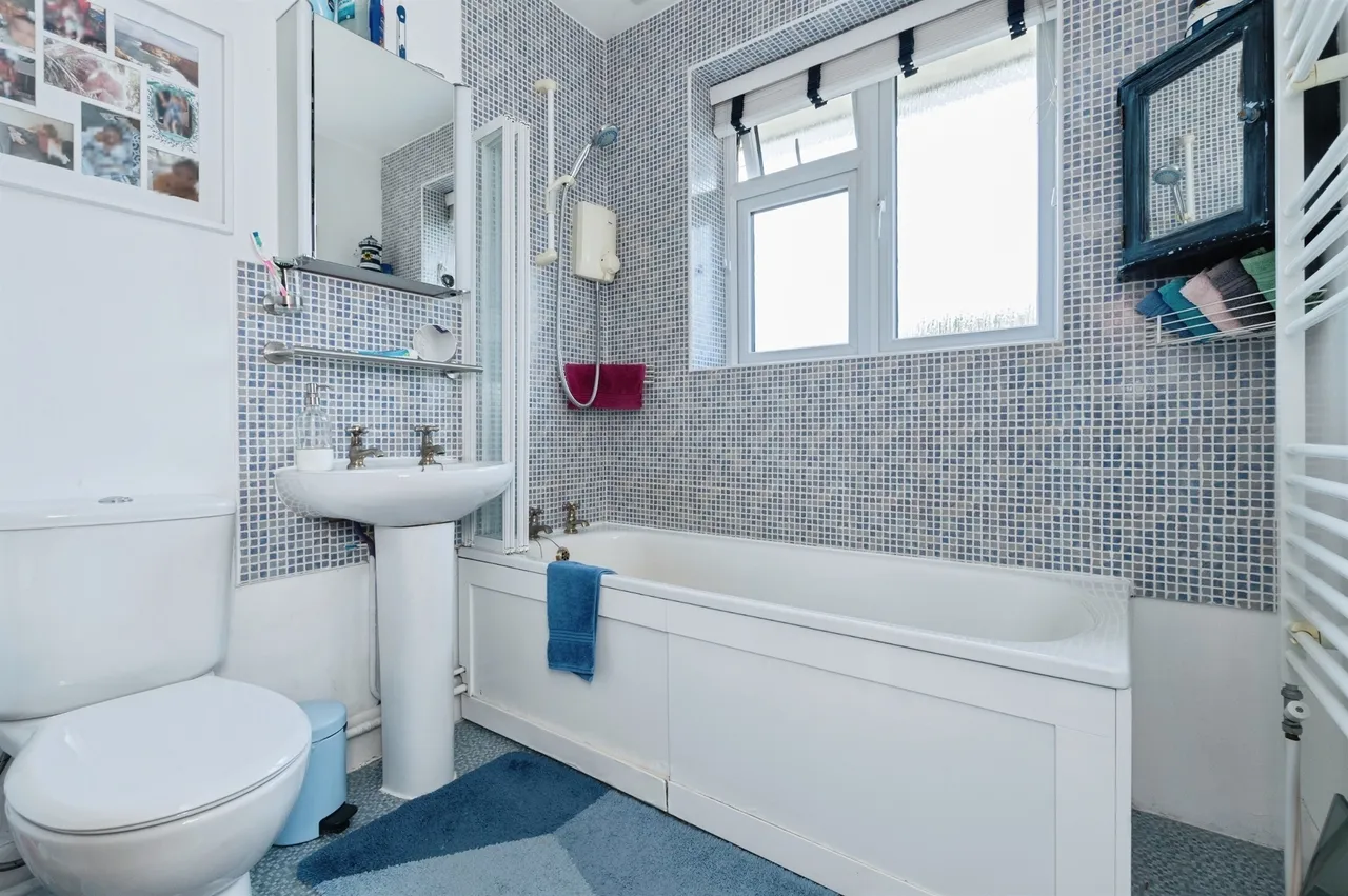 High Howe Gardens, Bournemouth, BH11, photo 13