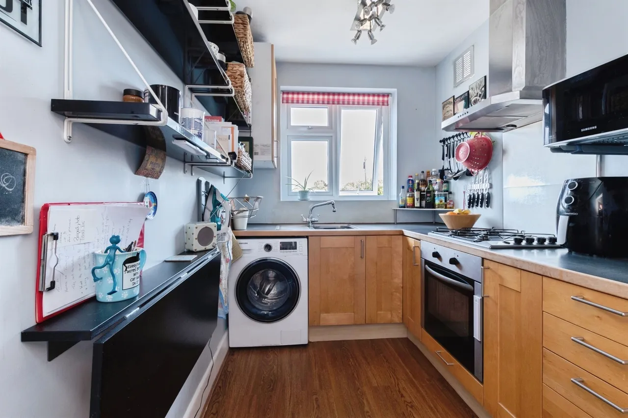 High Howe Gardens, Bournemouth, BH11, photo 10