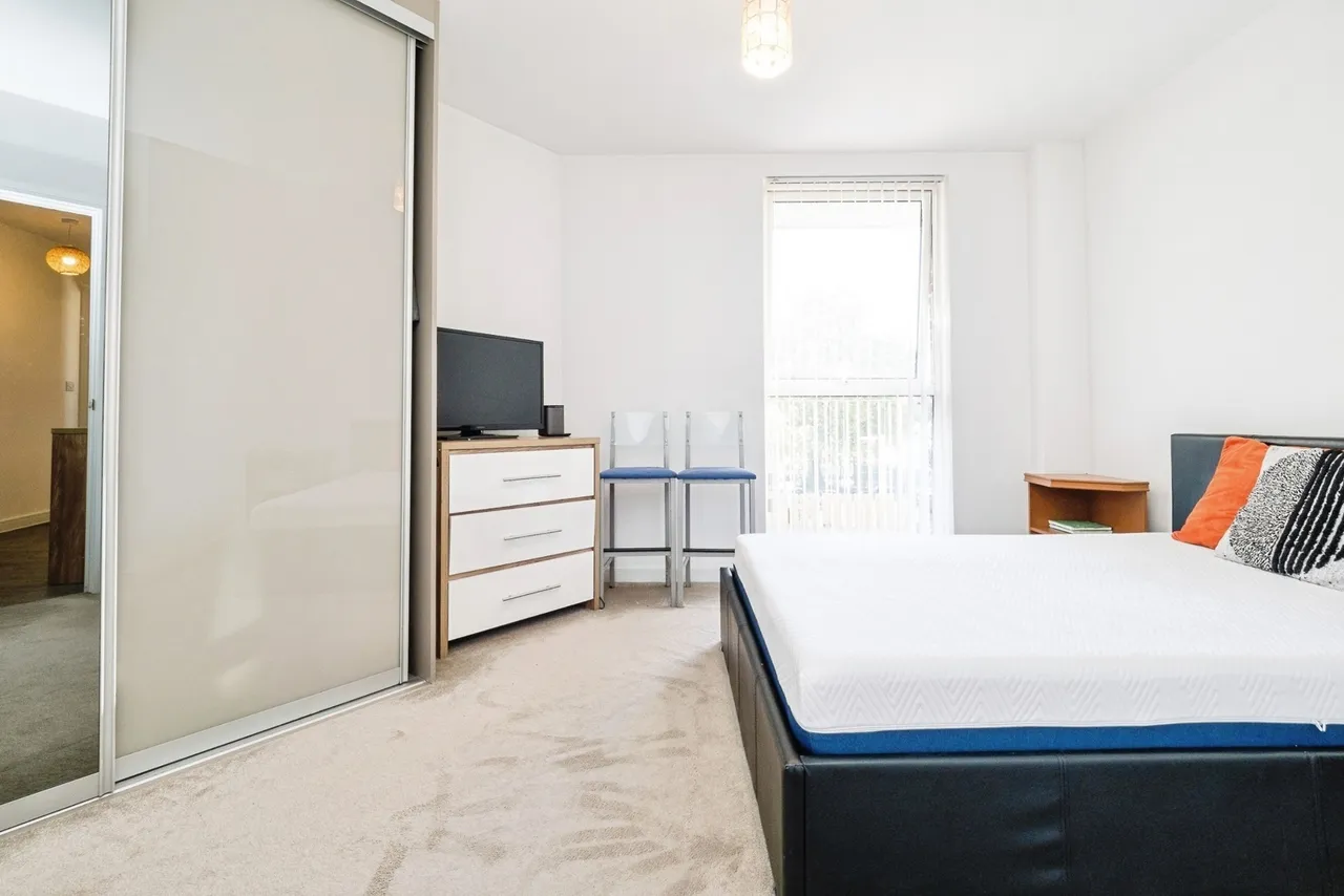 Rainham Road North, Dagenham, RM10, photo 3