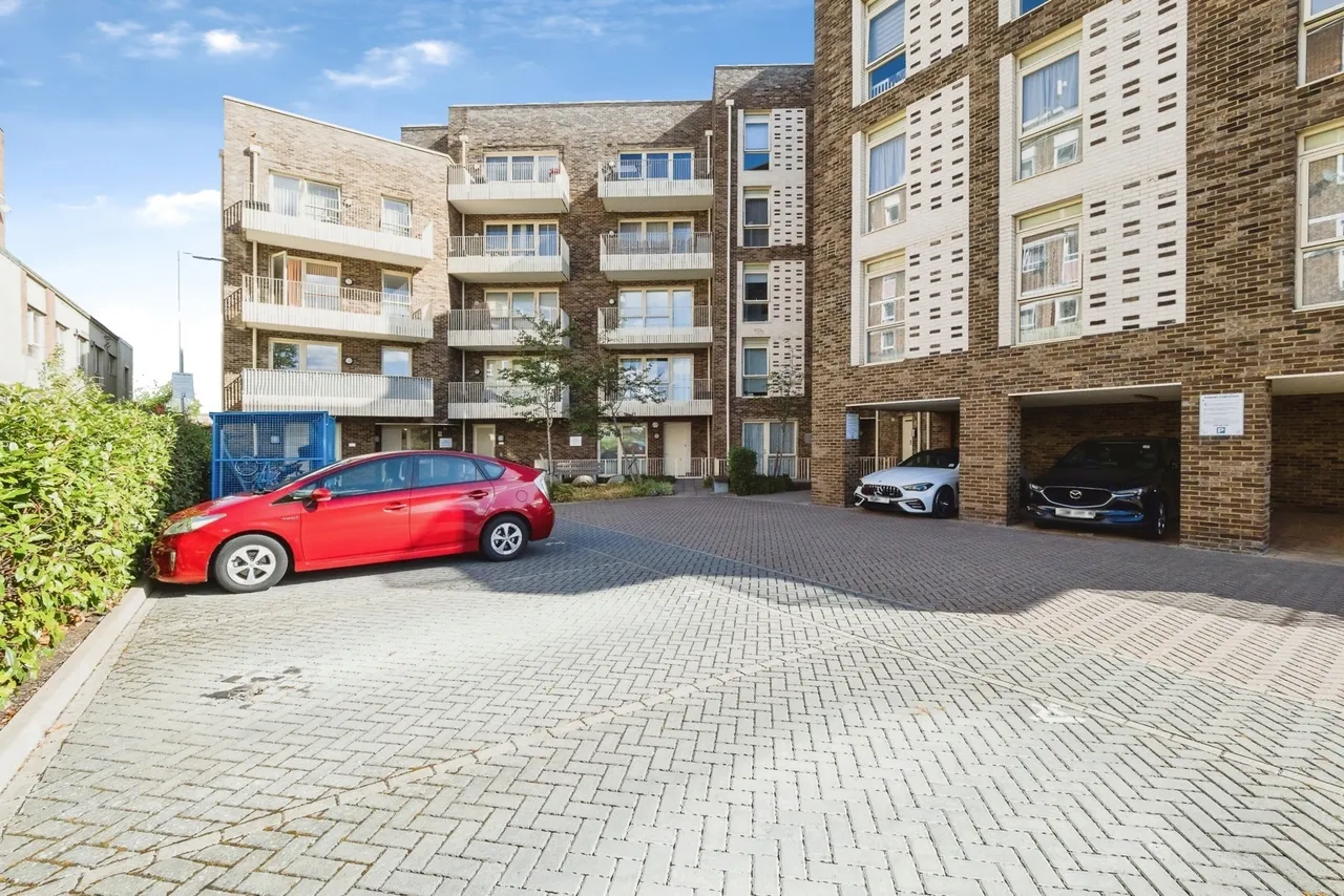 Rainham Road North, Dagenham, RM10, photo 16