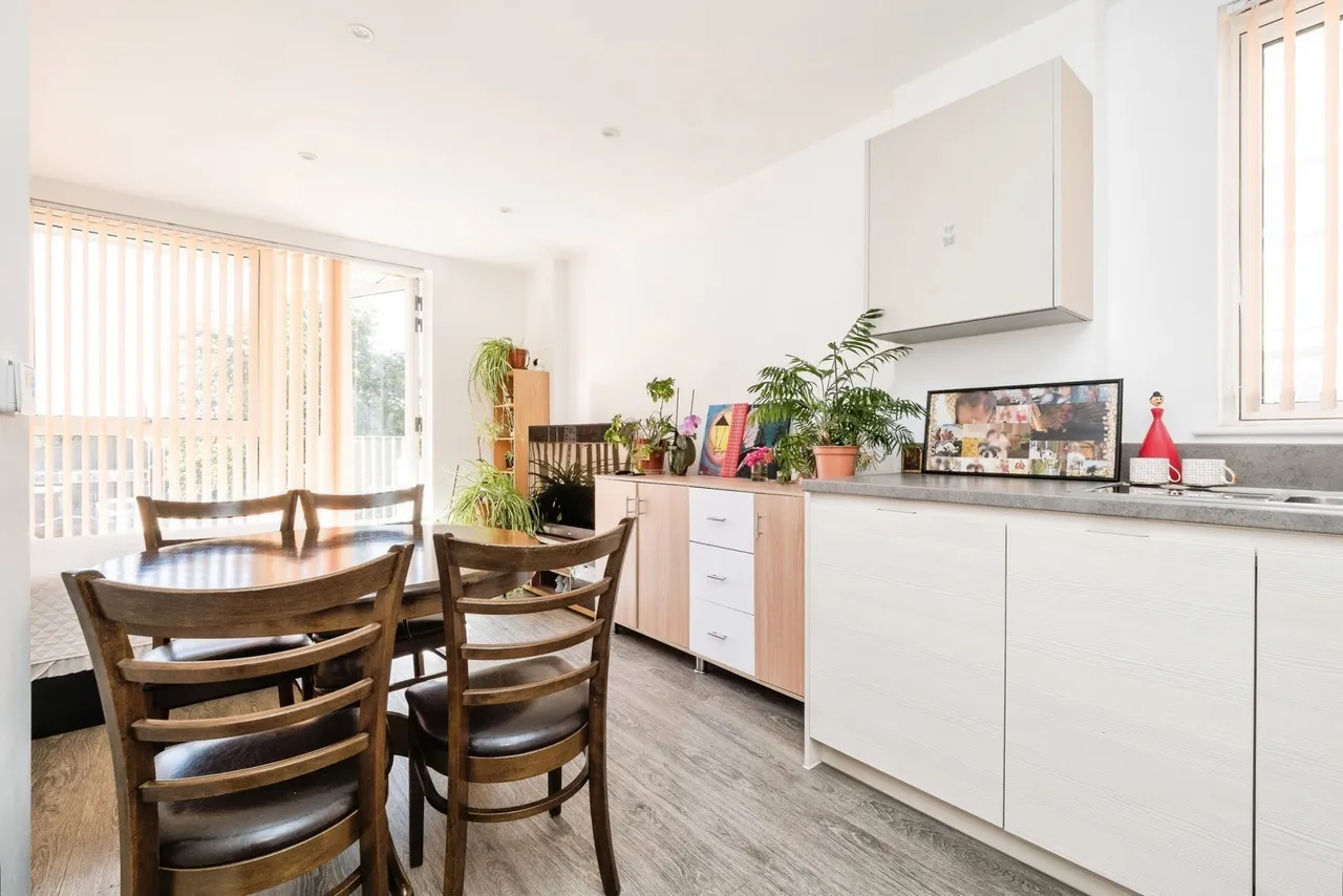 Rainham Road North, Dagenham, RM10, photo 9