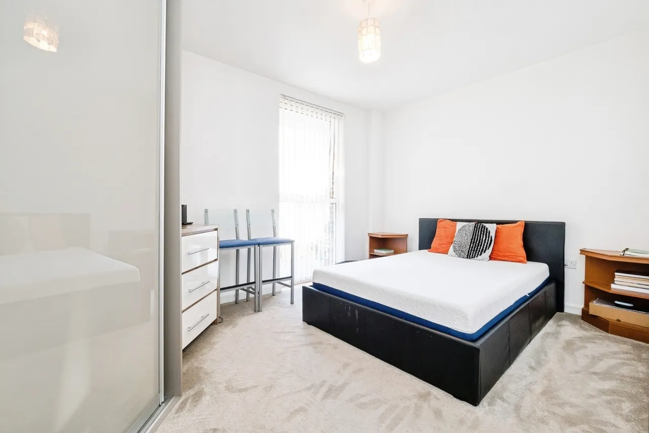 Rainham Road North, Dagenham, RM10, photo 10