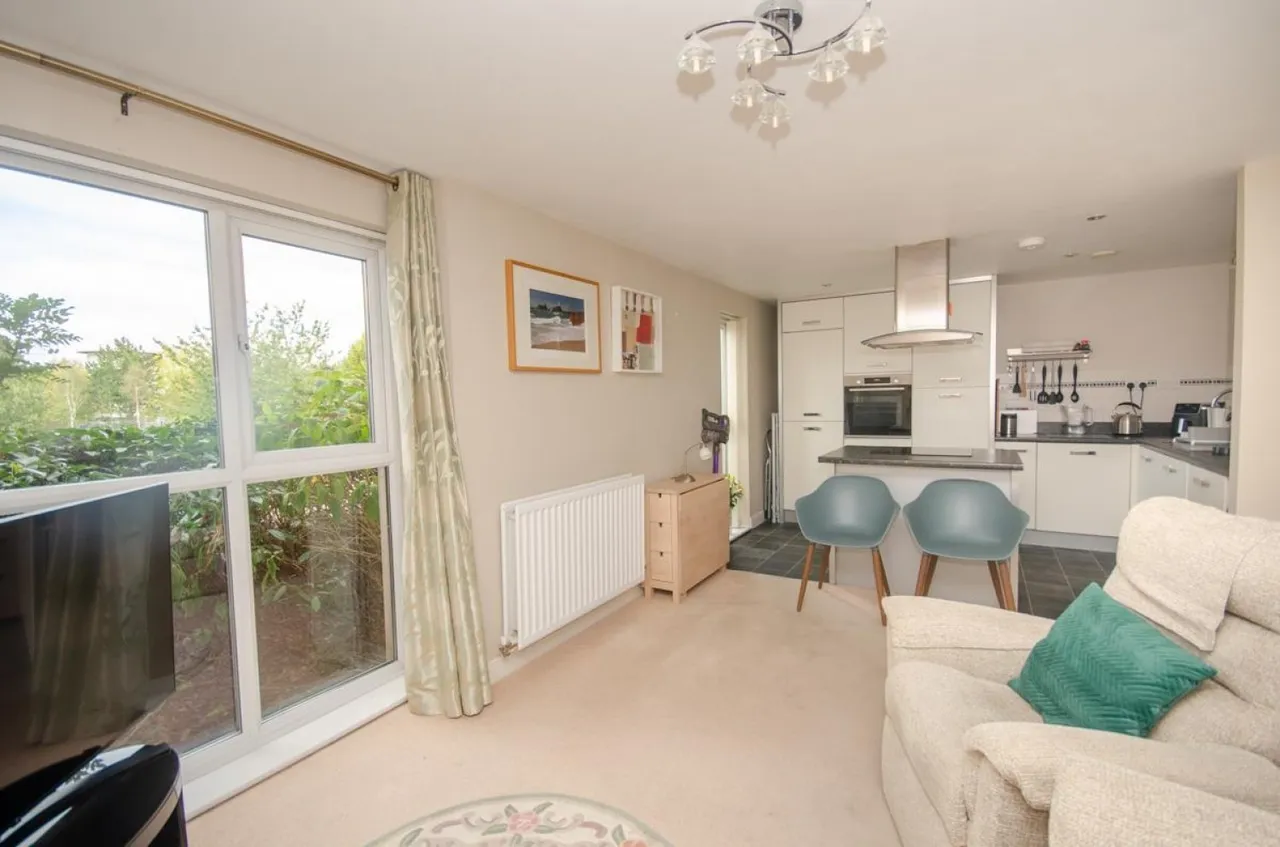 Long Down Avenue, Cheswick Village, BS16, photo 3