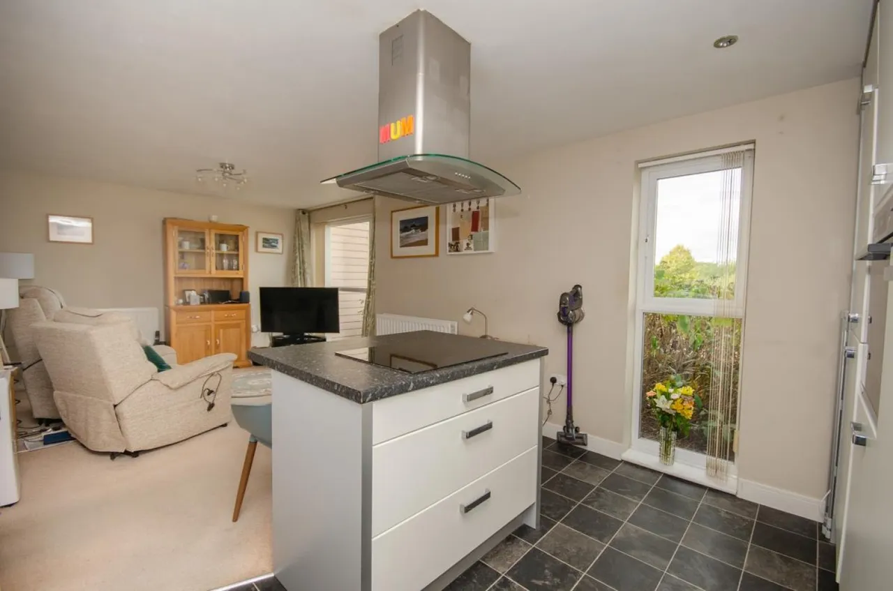 Long Down Avenue, Cheswick Village, BS16, photo 5
