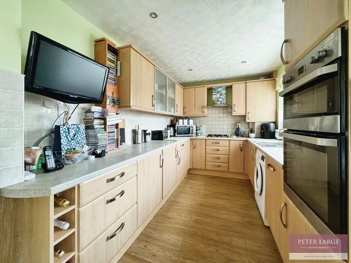 Off Lynton Walk, Rhyl, Denbighshire, LL18 3RW, photo 5
