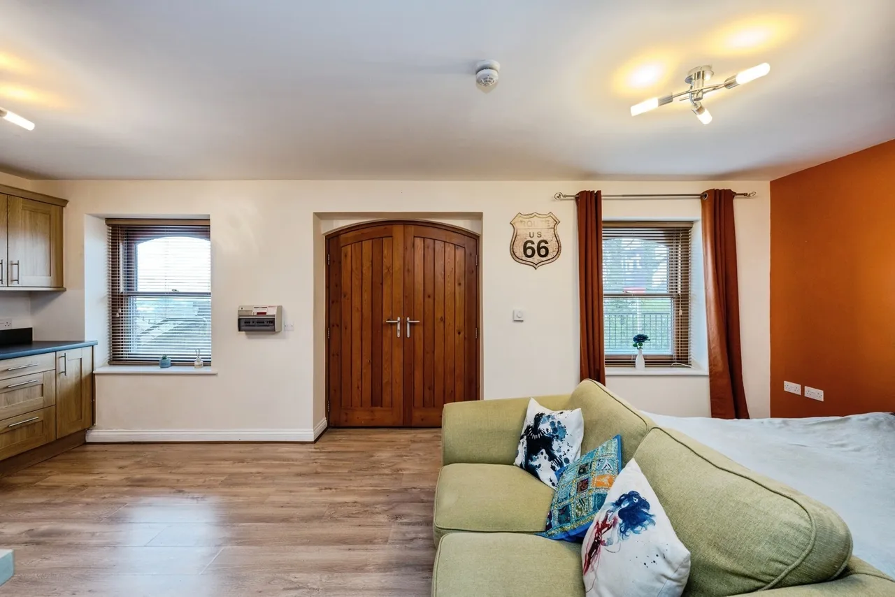 Meadow Bank, Llandarcy, SA10, photo 9