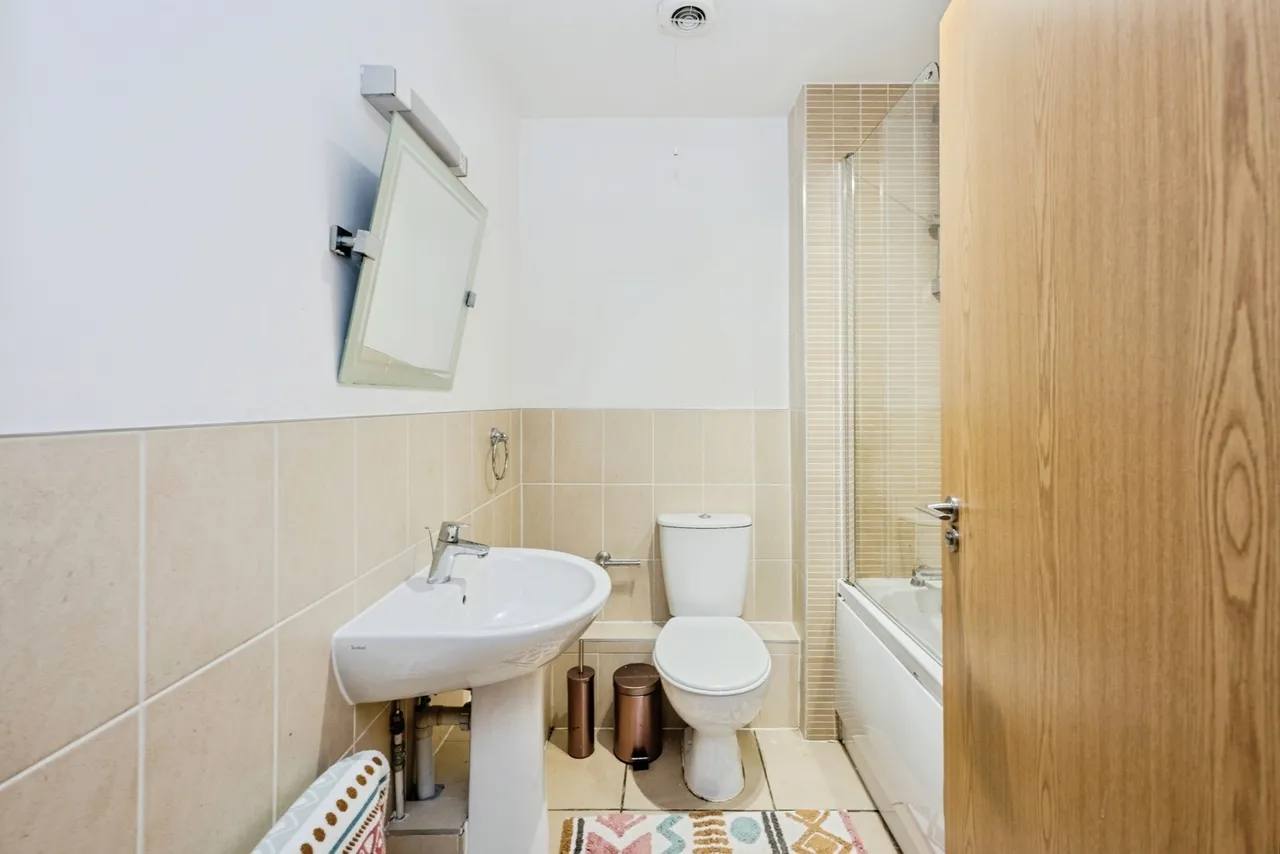 Meadow Bank, Llandarcy, SA10, photo 11