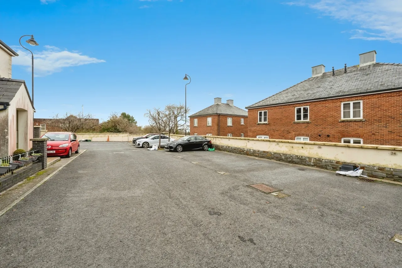 Meadow Bank, Llandarcy, SA10, photo 14
