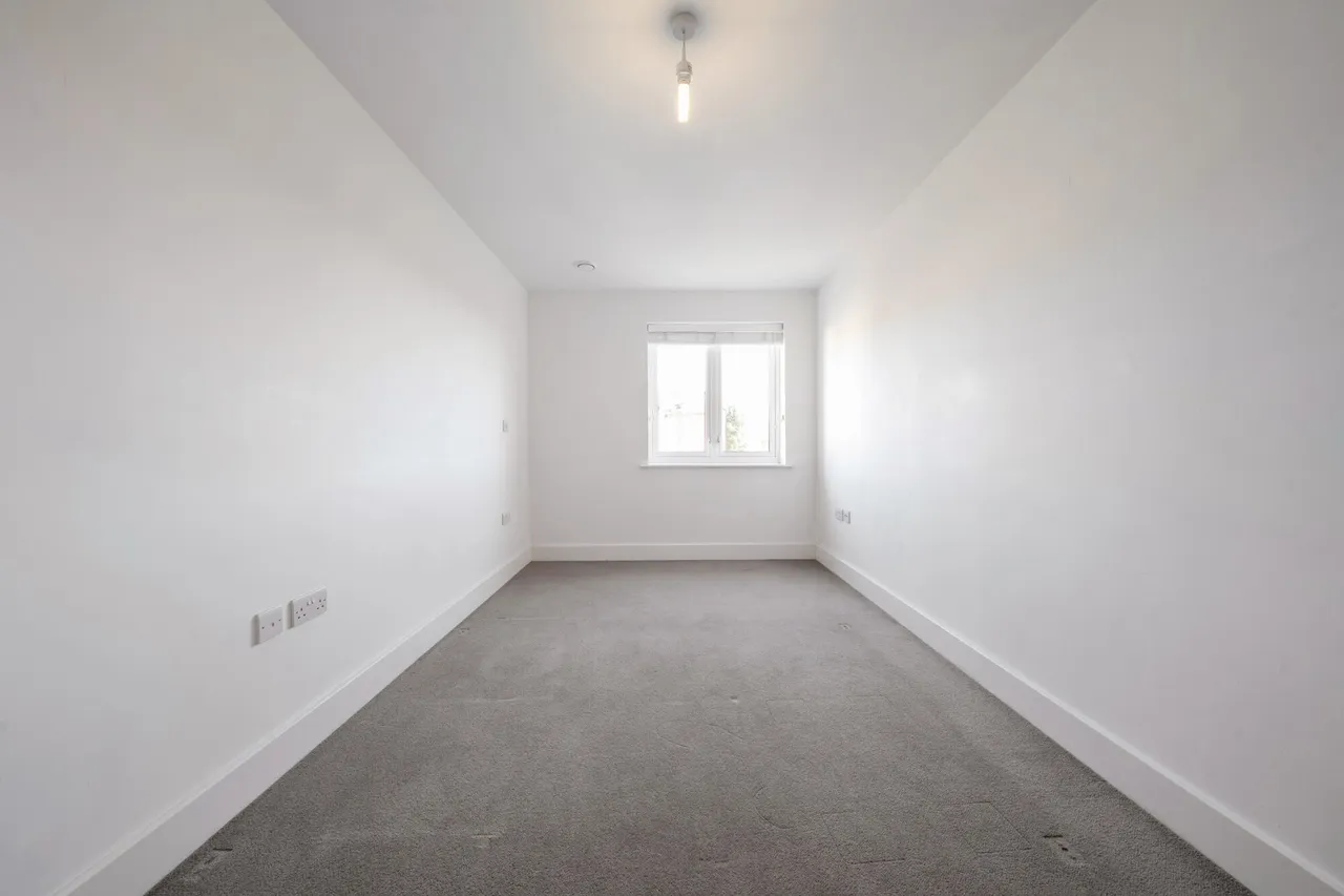 Pembroke Road, Ruislip, HA4, photo 13
