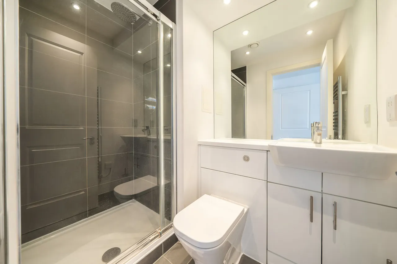 Pembroke Road, Ruislip, HA4, photo 7