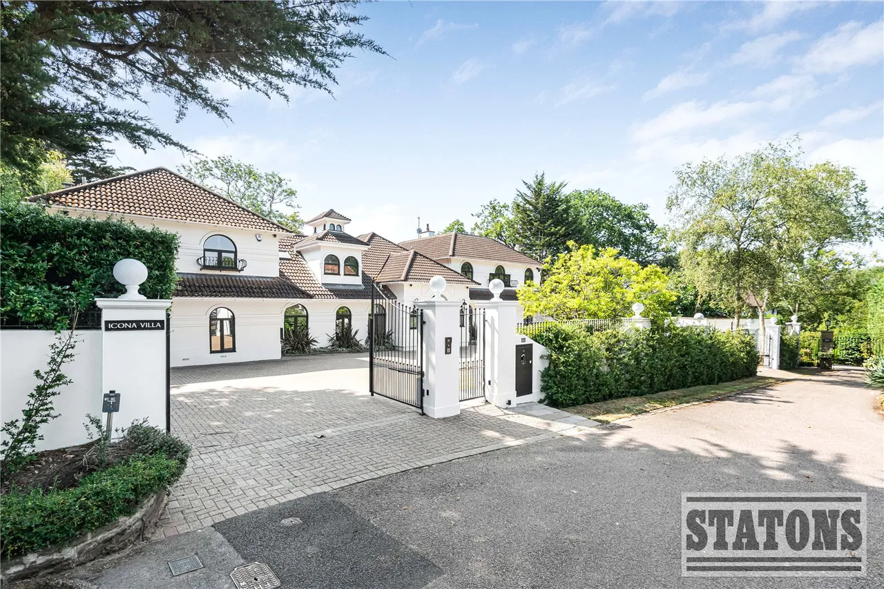 6 bed house for sale — The Close, Totteridge, London, N20 8PJ