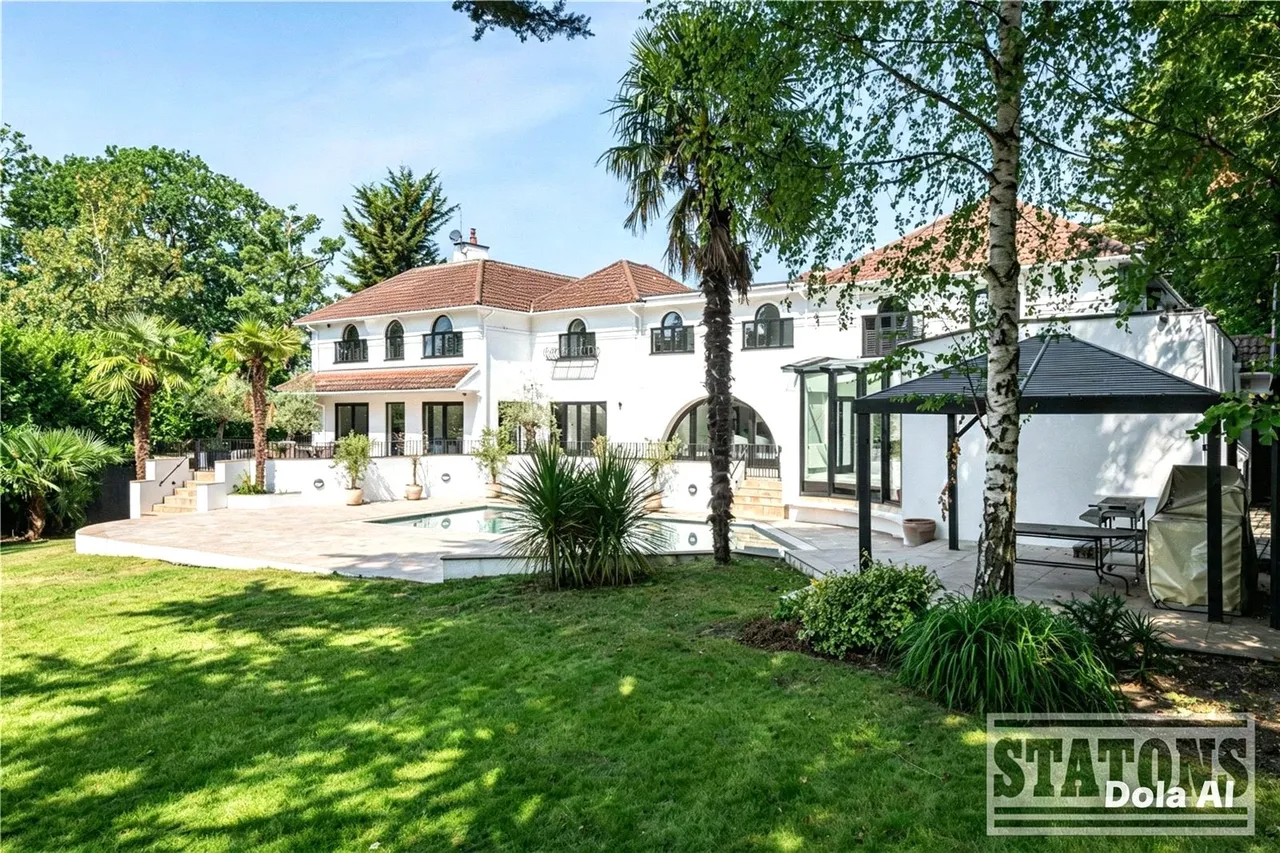 The Close, Totteridge, London, N20 8PJ, photo 37