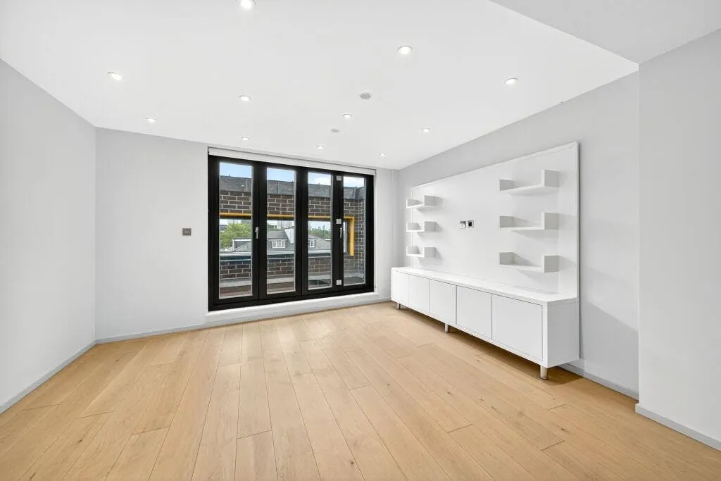Seven Sisters Road, London, N7, photo 6