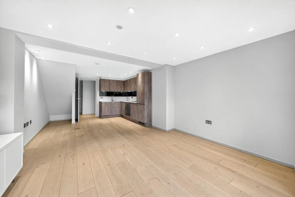 Seven Sisters Road, London, N7, photo 8