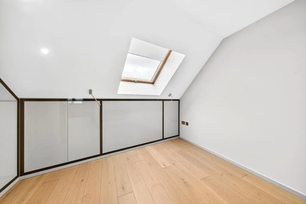 Seven Sisters Road, London, N7, photo 5