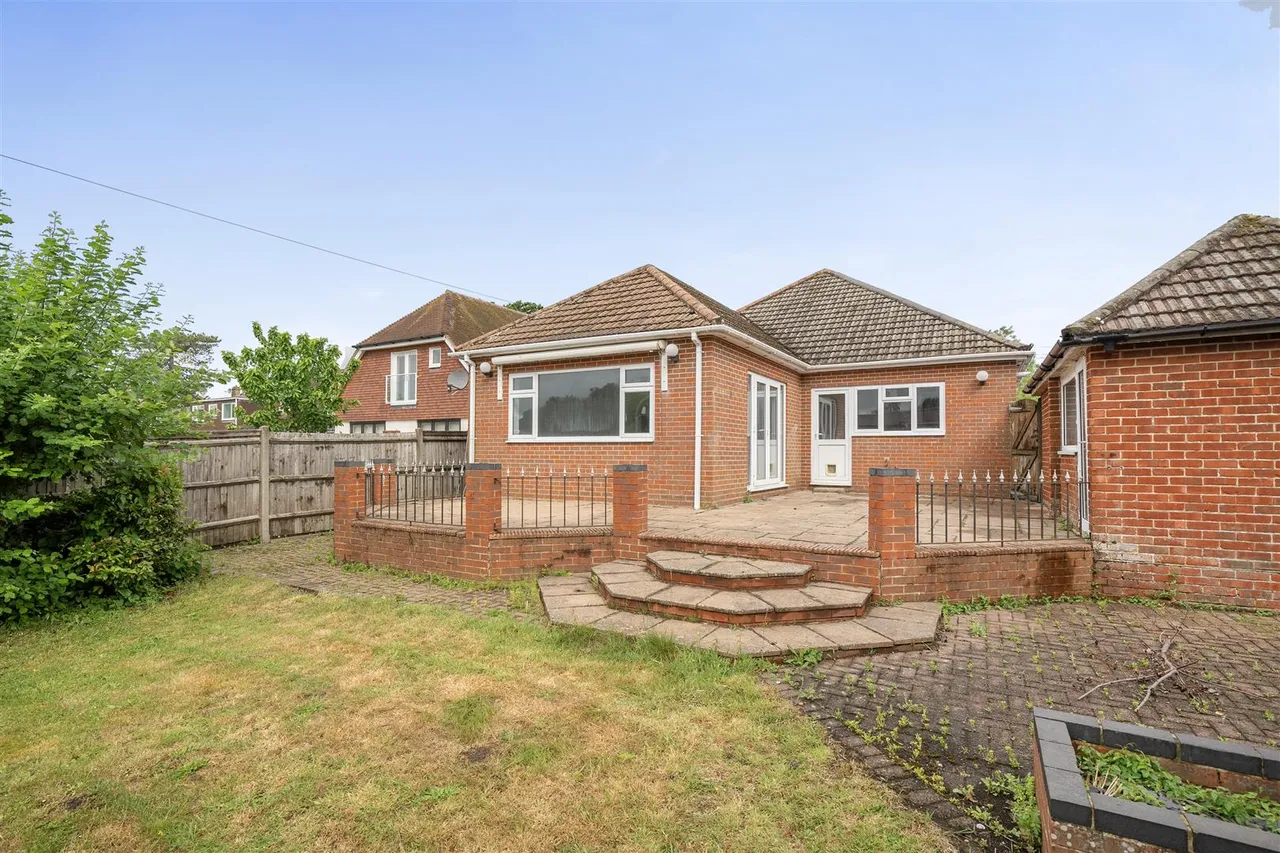 Holly Hill Lane, Sarisbury Green, Southampton, photo 16