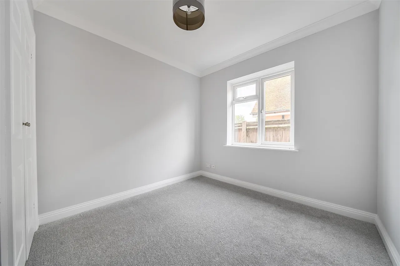 Holly Hill Lane, Sarisbury Green, Southampton, photo 12