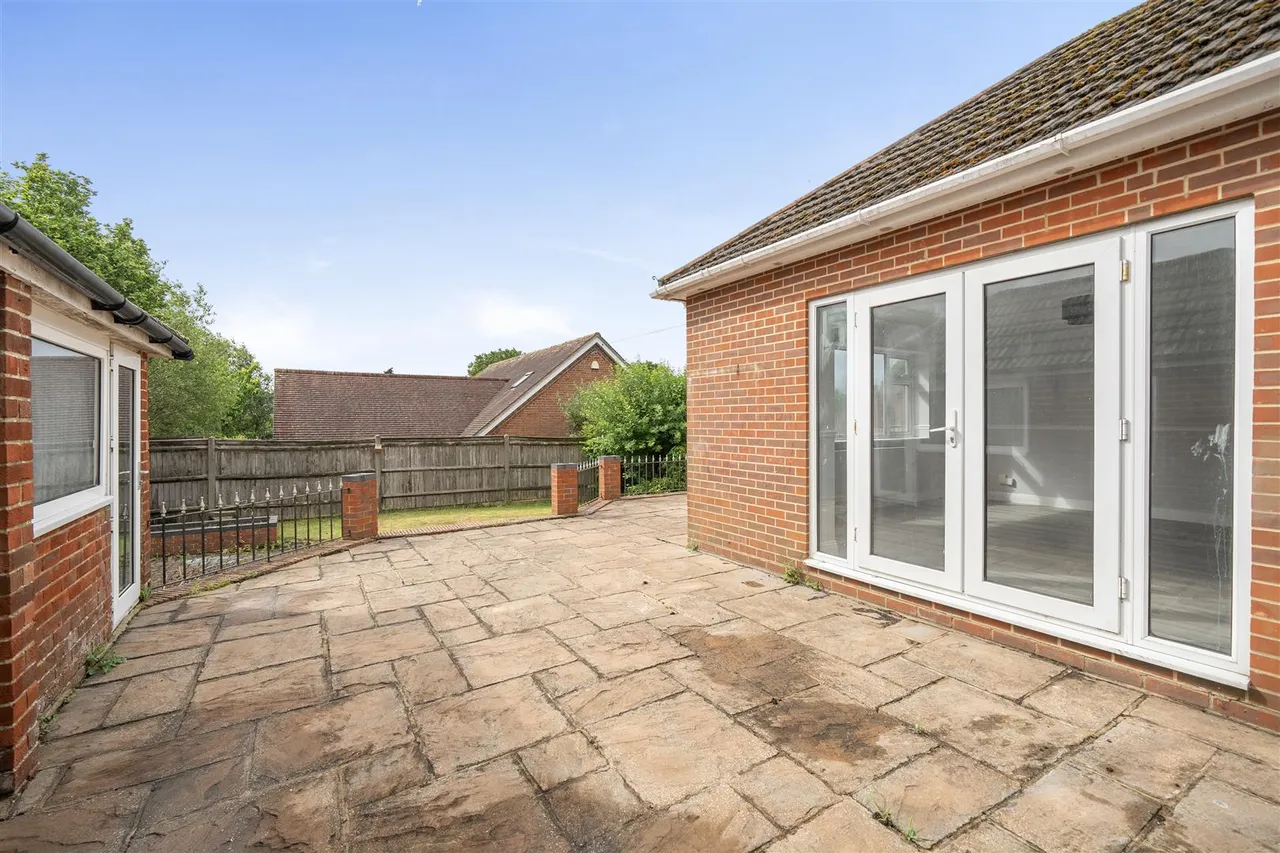 Holly Hill Lane, Sarisbury Green, Southampton, photo 15