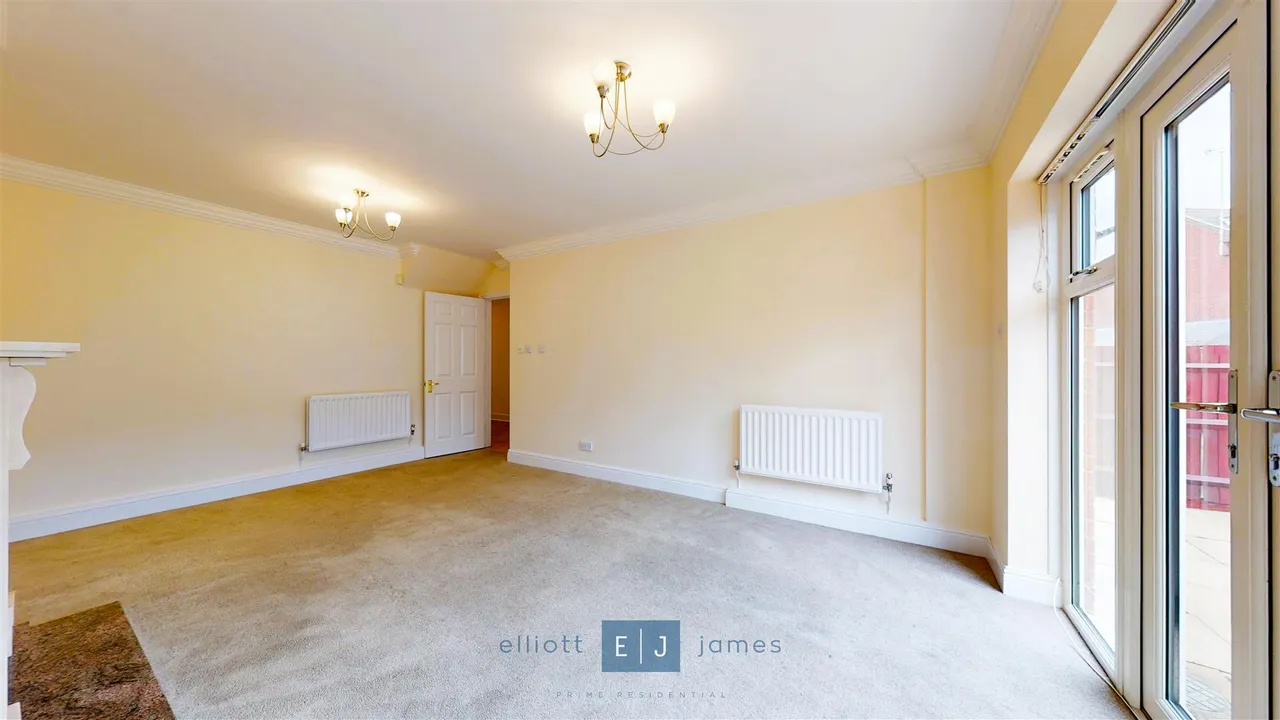 Fallow Fields, Loughton, photo 7