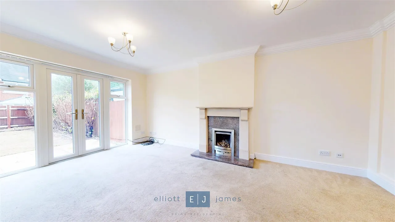 Fallow Fields, Loughton, photo 6