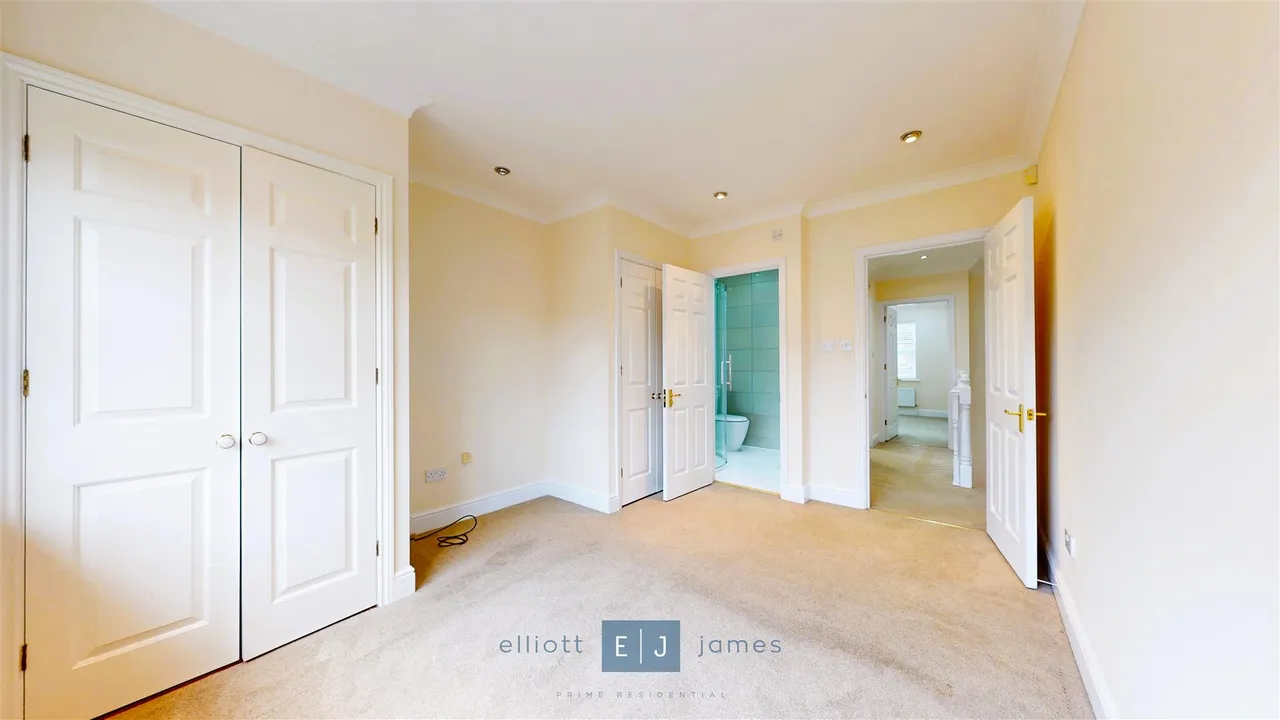 Fallow Fields, Loughton, photo 9