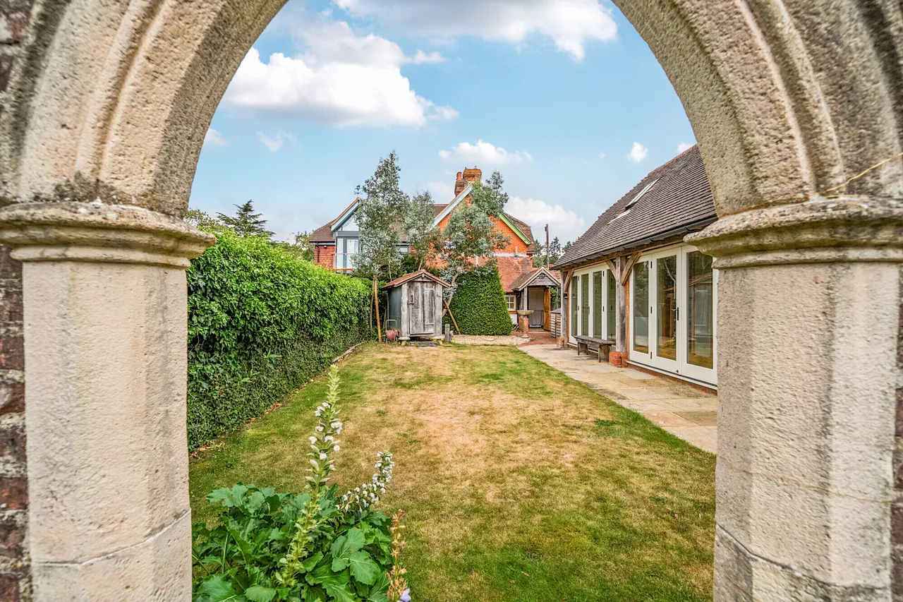 Tilford Street, Farnham, GU10, photo 10
