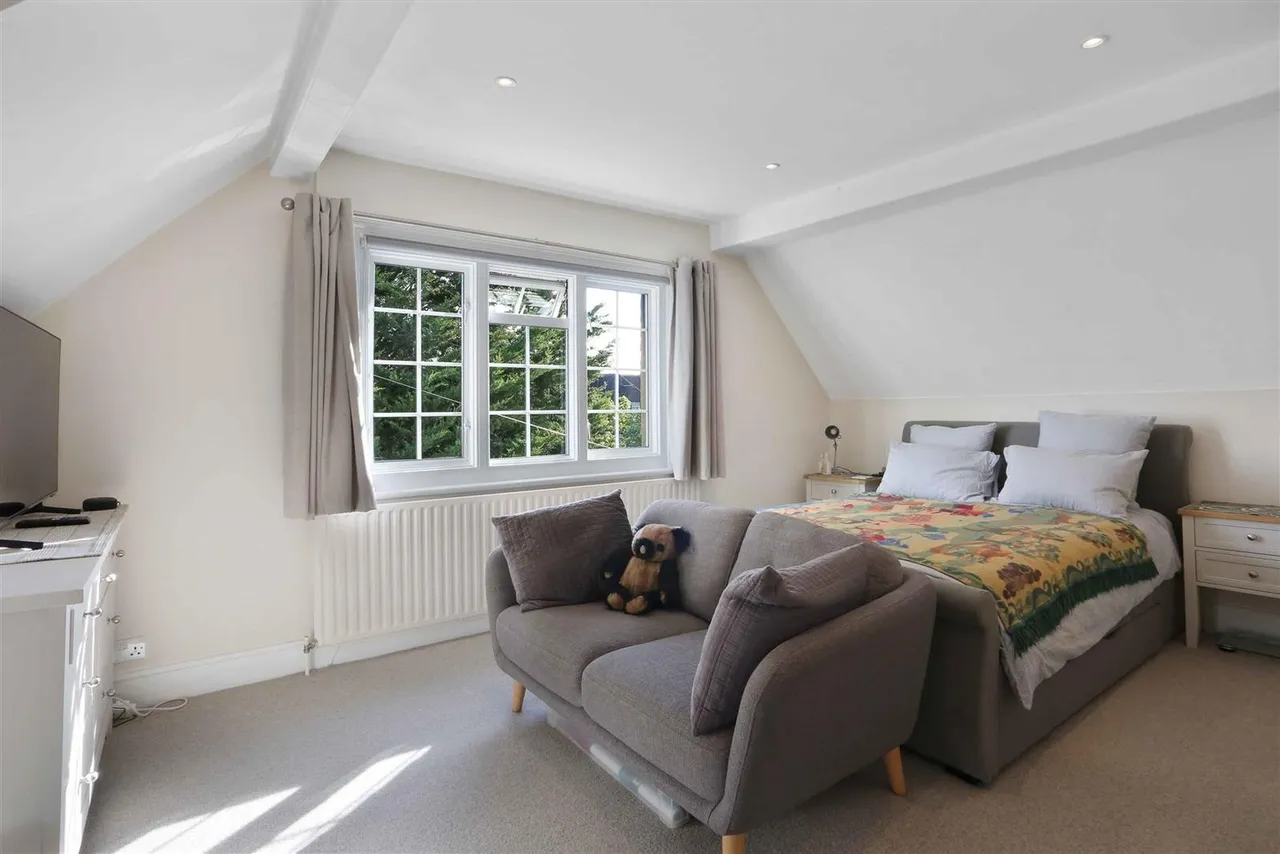 Peaches Court, Peaches Close, Cheam, Surrey, SM2 7BQ, photo 10