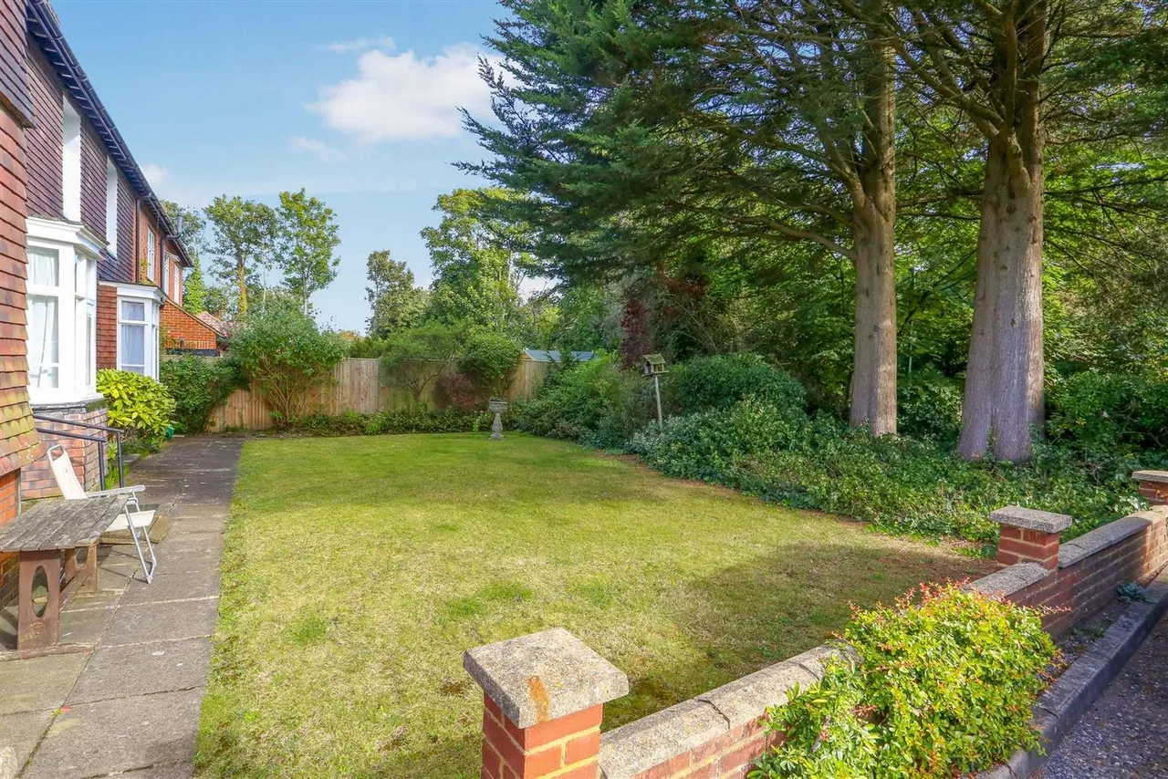 Peaches Court, Peaches Close, Cheam, Surrey, SM2 7BQ, photo 4