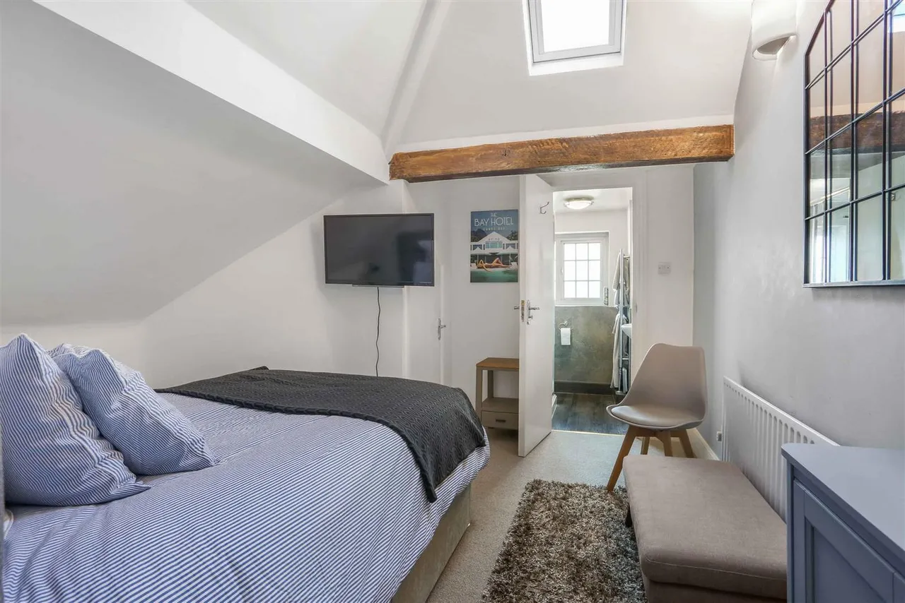 Peaches Court, Peaches Close, Cheam, Surrey, SM2 7BQ, photo 7