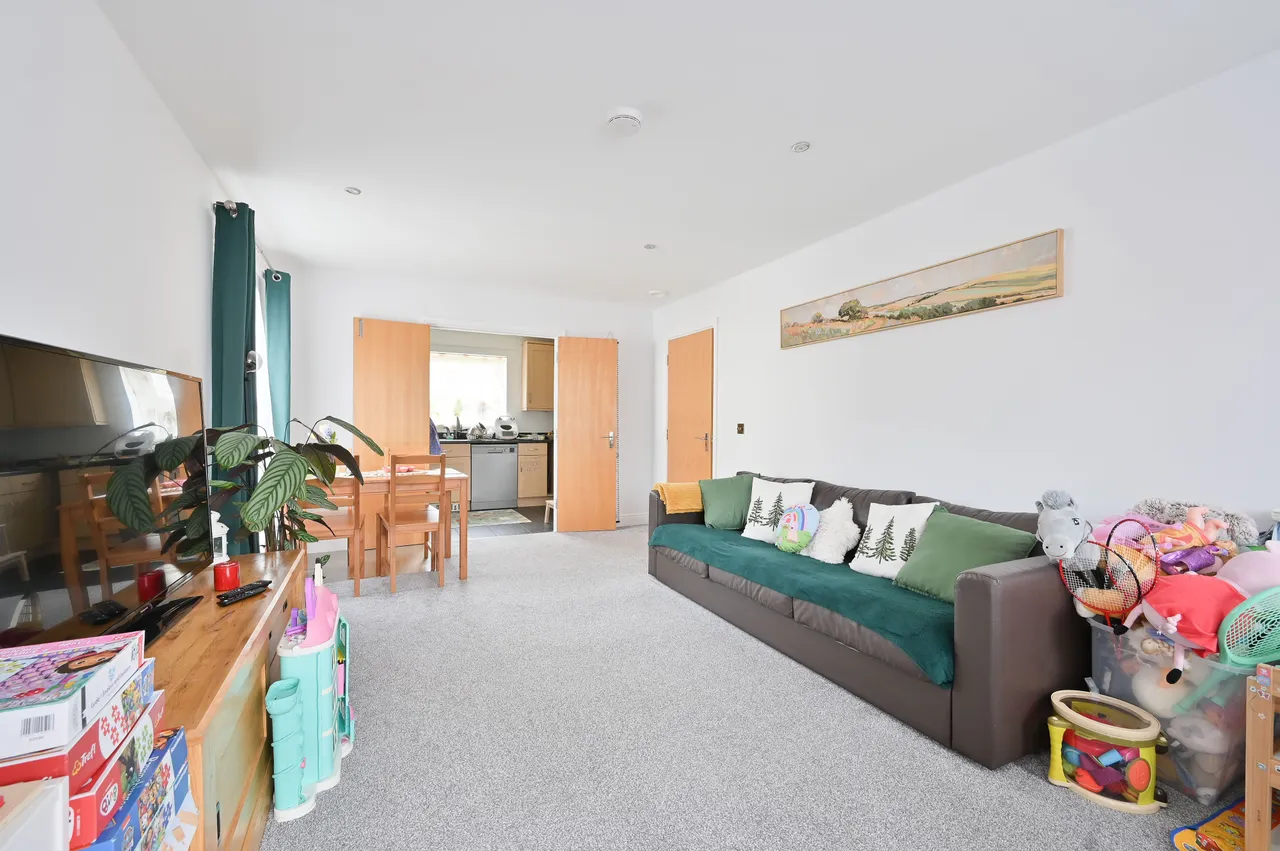 2 Humming Bird Court, Osprey Lane, Harrow, photo 4