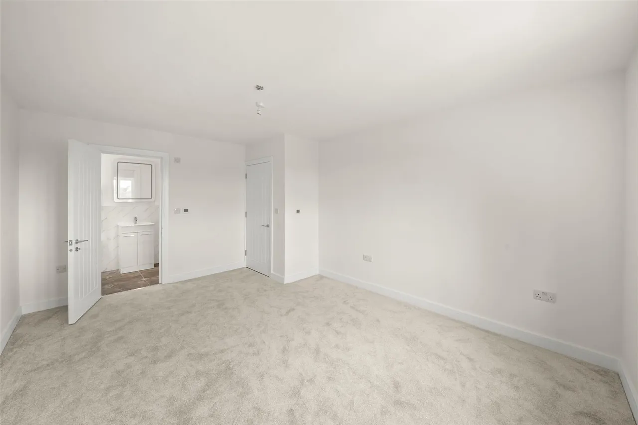 Harefield Road, Uxbridge, photo 5
