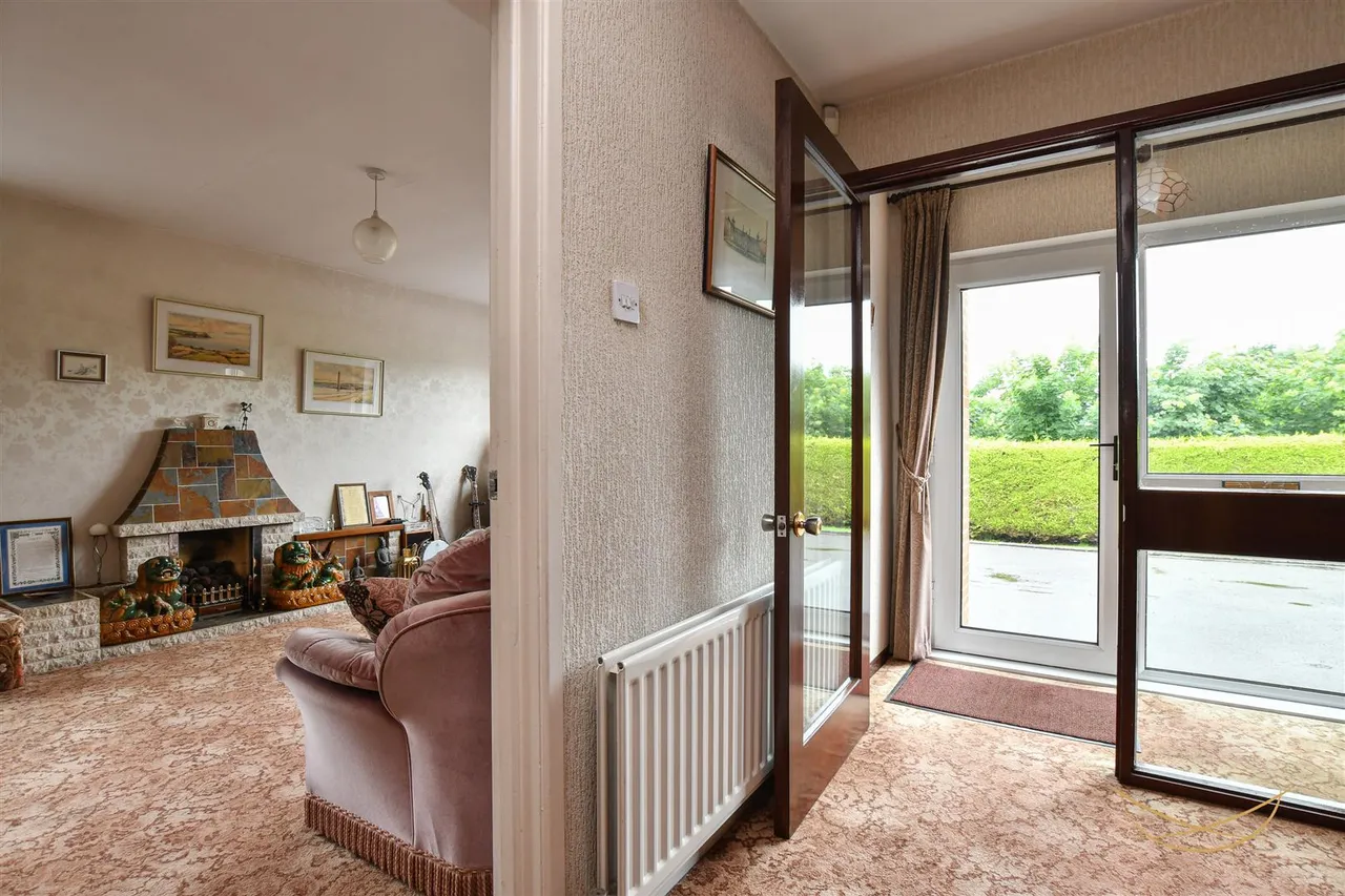 Old Larne Road, Ballynure, Ballyclare, BT39 9QB, photo 5