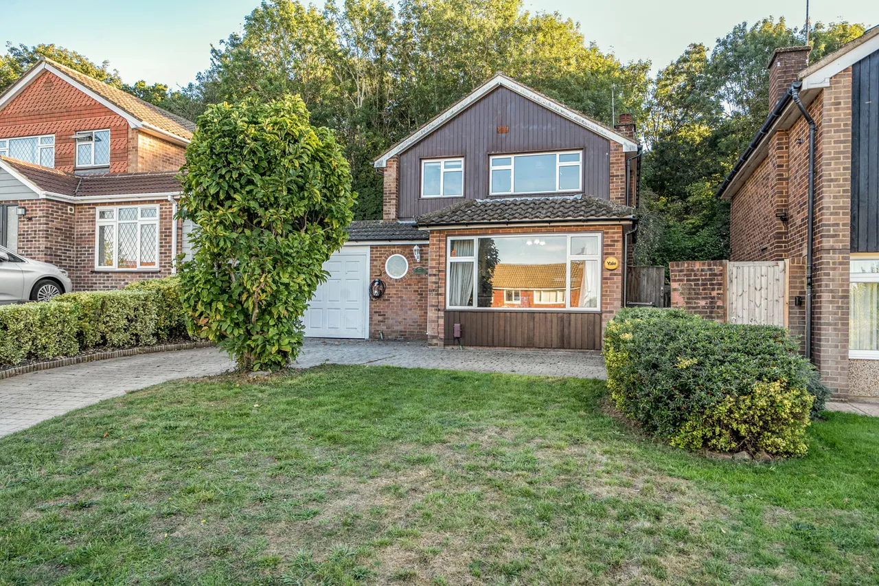 3 bed house for sale, Warren Gardens, BR6