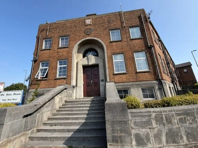 2 bed flat to rent — Old Police Station