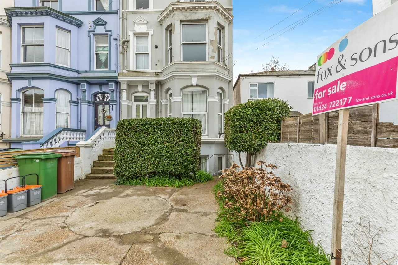 1 bed flat for sale — Elphinstone Road, Hastings