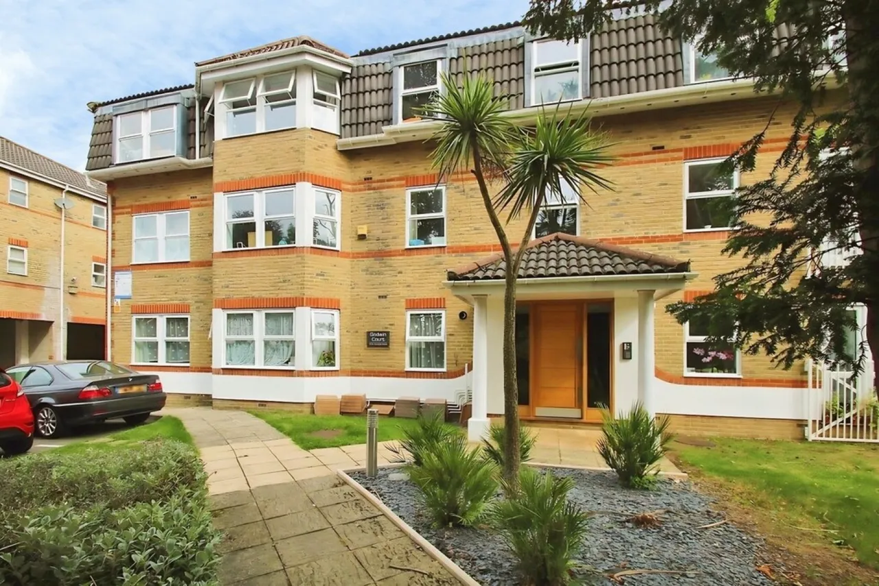 2 bed flat for sale, St Augustine`s Avenue, CR2