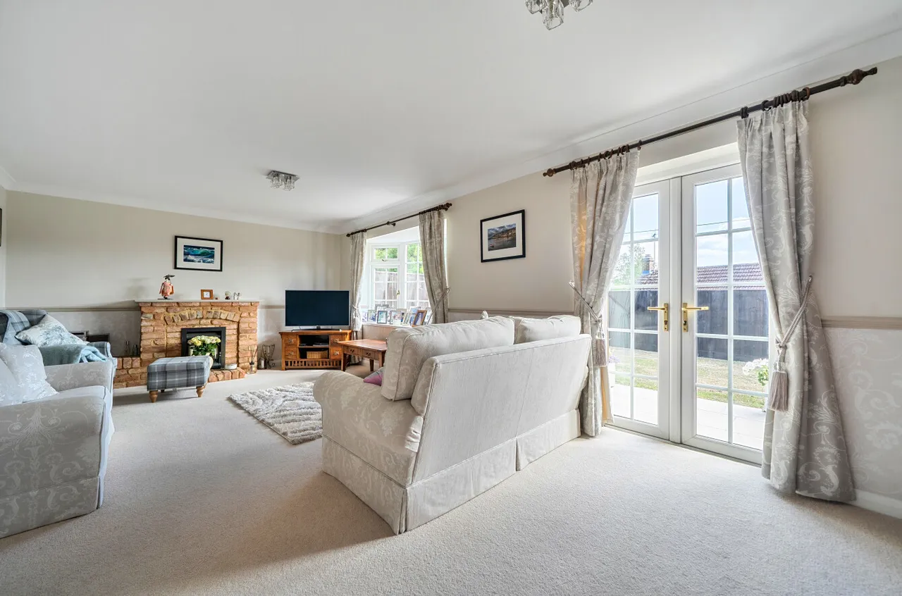 Minchin Green, Binfield, Bracknell, Berkshire, RG42 5JW, photo 2