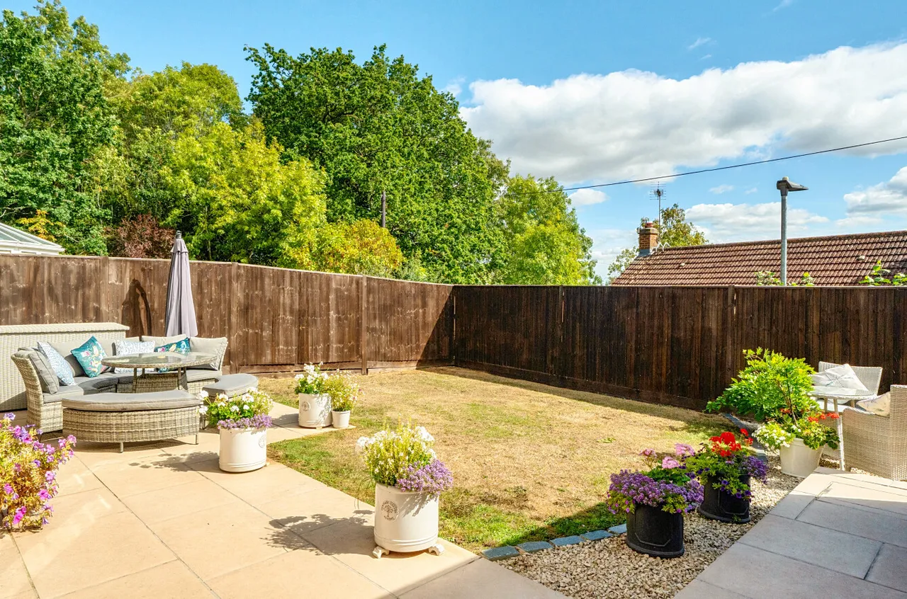 Minchin Green, Binfield, Bracknell, Berkshire, RG42 5JW, photo 23