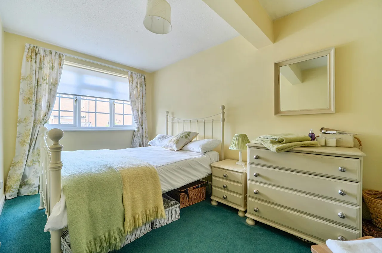 Minchin Green, Binfield, Bracknell, Berkshire, RG42 5JW, photo 16