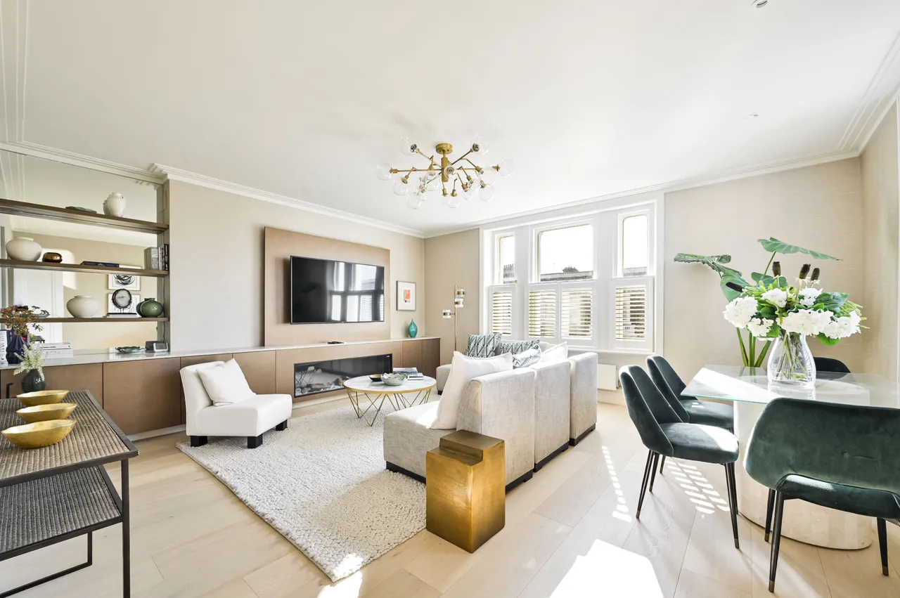 3 bed flat for sale — Flat 4, 8 Redcliffe Street, London