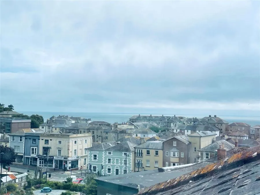 Grove Road, Ventnor, PO38, photo 2