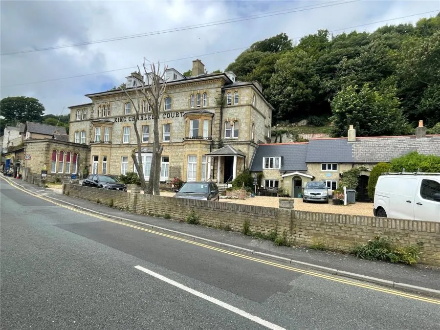 1 bed flat for sale, Grove Road, Ventnor, PO38