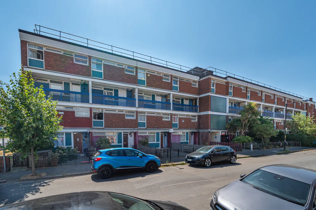 66 Latona Road, London, photo 4