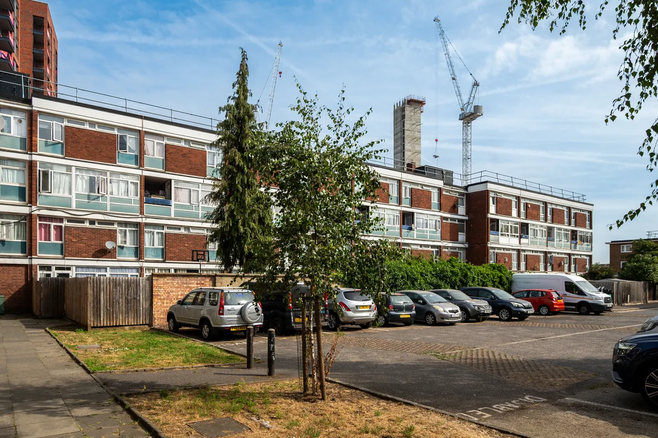 66 Latona Road, London, photo 7