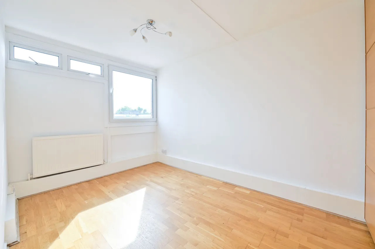 66 Latona Road, London, photo 11