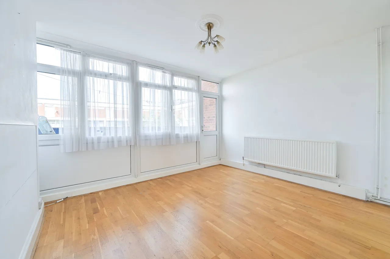 66 Latona Road, London, photo 10